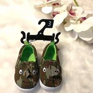 Adjustable Dino shoes NWOT
